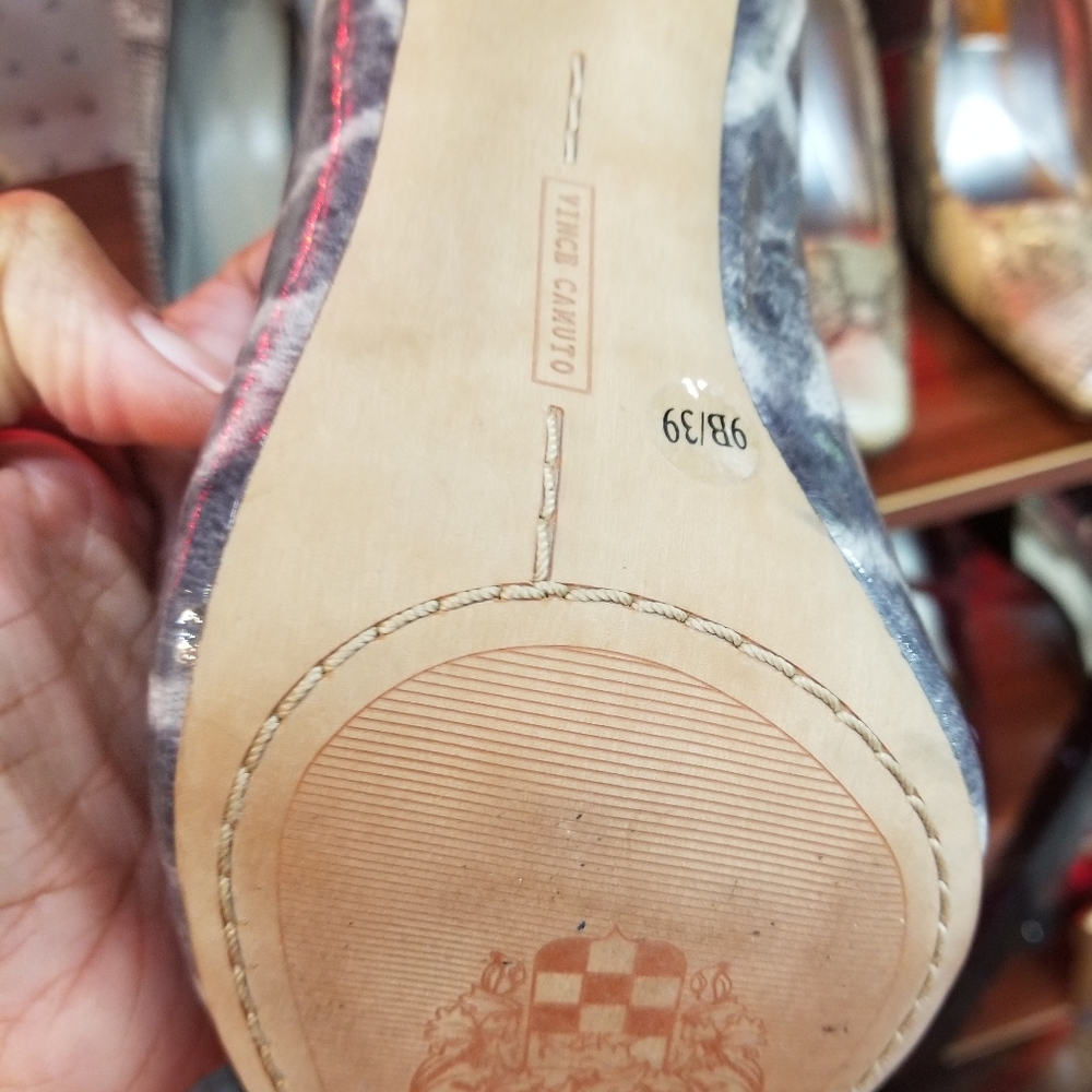 Beautiful Pumps - Picture 3 of 4